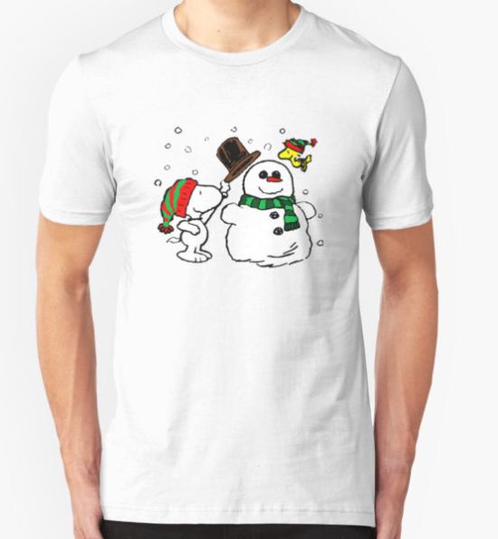Snoopy & Woodstock play with snowman T-Shirt by gordonweeks T-Shirt